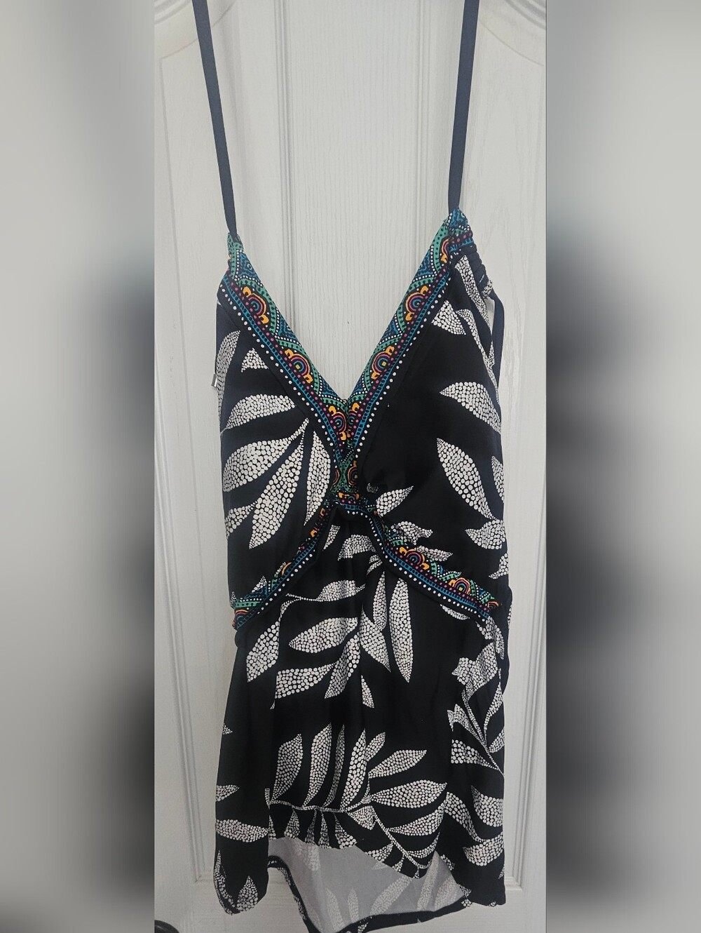24th & Ocean "Mosaic Leaf" Strappy High Neck Tankini Top. Size XL - Picture 9 of 12